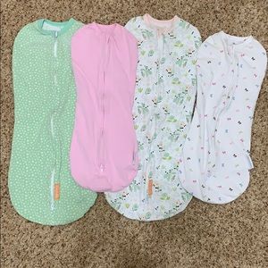 Lot of 4 SwaddleMe zip pods